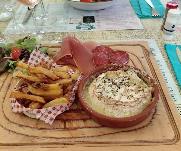 La lagune – Restaurant de la Base de Loisirs à Jonzac, France