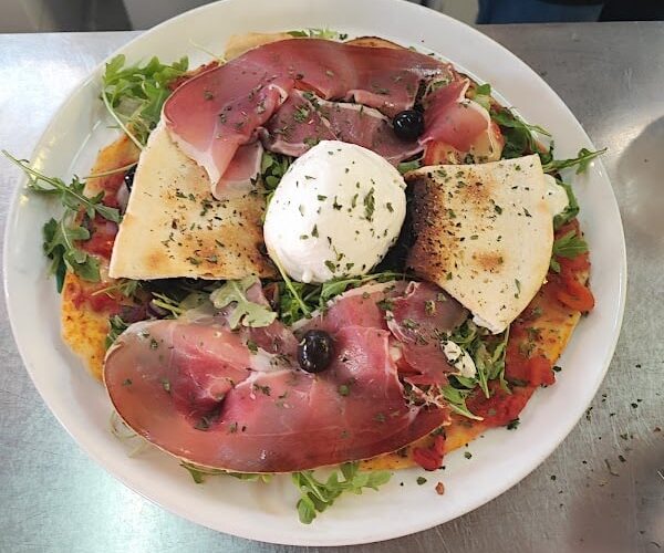 Restaurant La Marina /Pizzéria Marina Calzonaria (Cuisine Familiale et Artisanale) à Hourtin, France