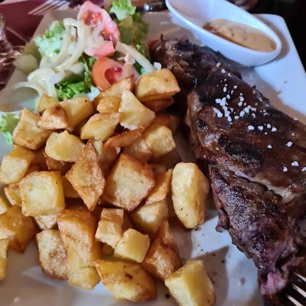 Restaurant la petite maison à Bobigny, France