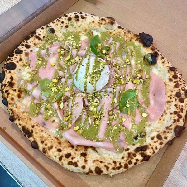 Restaurant La Piazzetta Coustellet à Maubec, France