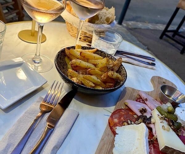 Restaurant La Rapugue | Wine Bar à Saint-Raphaël, France