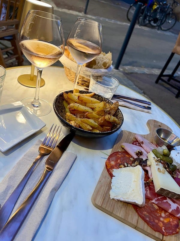 Restaurant La Rapugue | Wine Bar à Saint-Raphaël, France