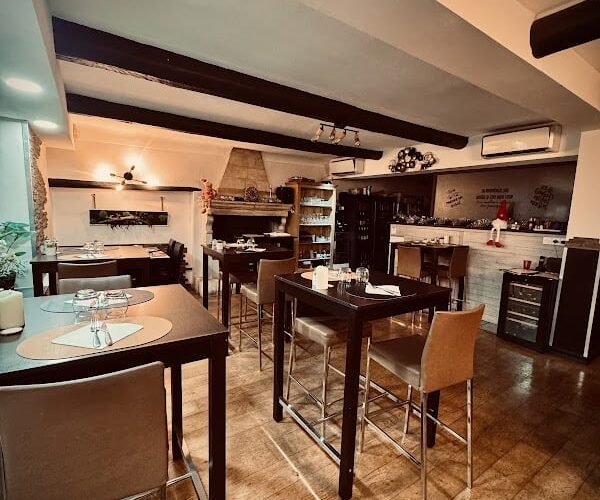 Restaurant La Table Gourmande à Maubec, France