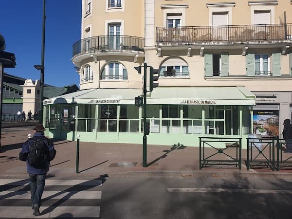 Restaurant La Terrasse du marché à Le Plessis-Robinson, France