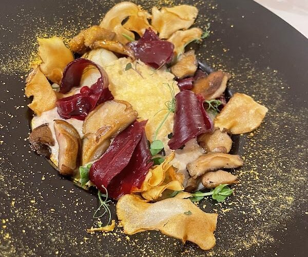 Restaurant La Toque Blanche à Les Mesnuls, France