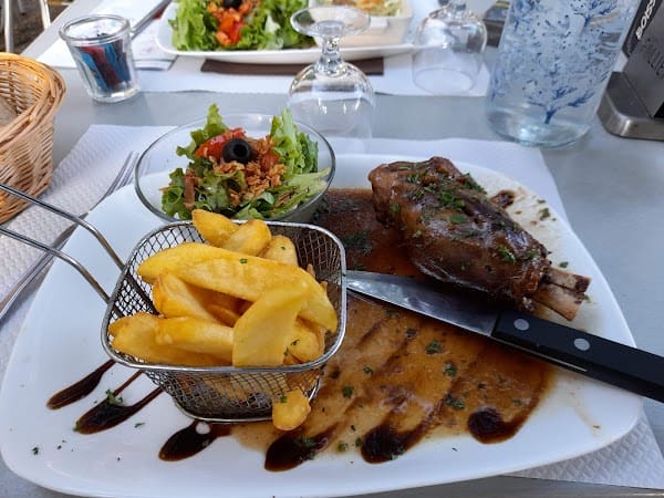 Restaurant La Trinité à Saint-Firmin, France