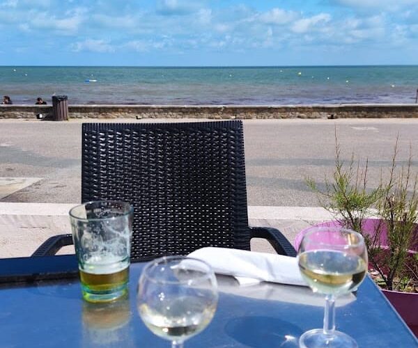 Restaurant L’Abri Côtier à Lion-sur-Mer, France