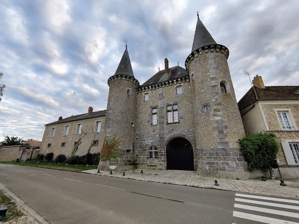 Restaurant L’Auberge de l’Elan à La Celle-les-Bordes, France