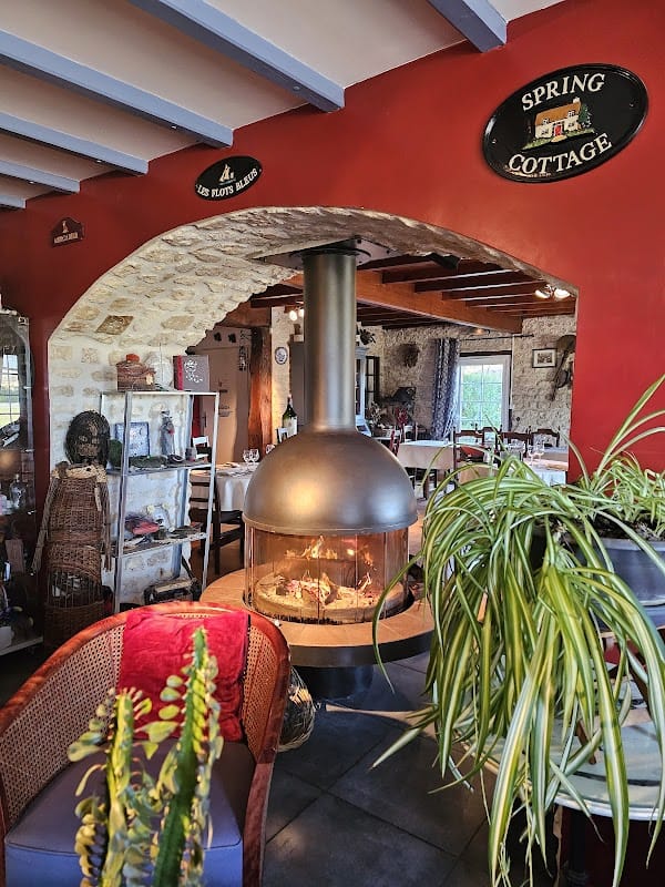 Restaurant L’Auberge du Moulin à Saint-Martial-de-Vitaterne, France