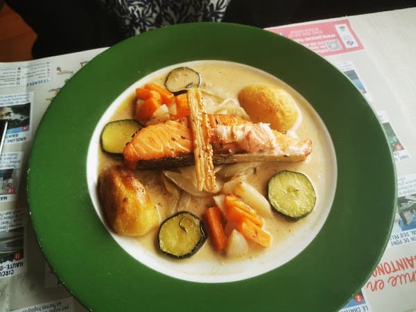 Restaurant L’Auberge du Moulin à Saint-Martial-de-Vitaterne, France