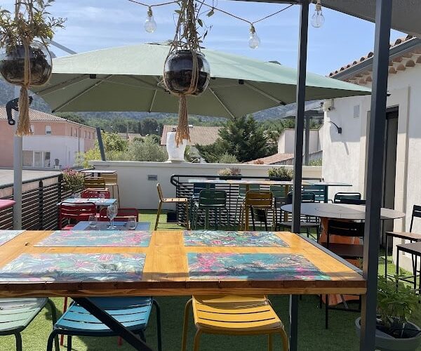 Restaurant Le 56 Tapas y Platos à Robion, France