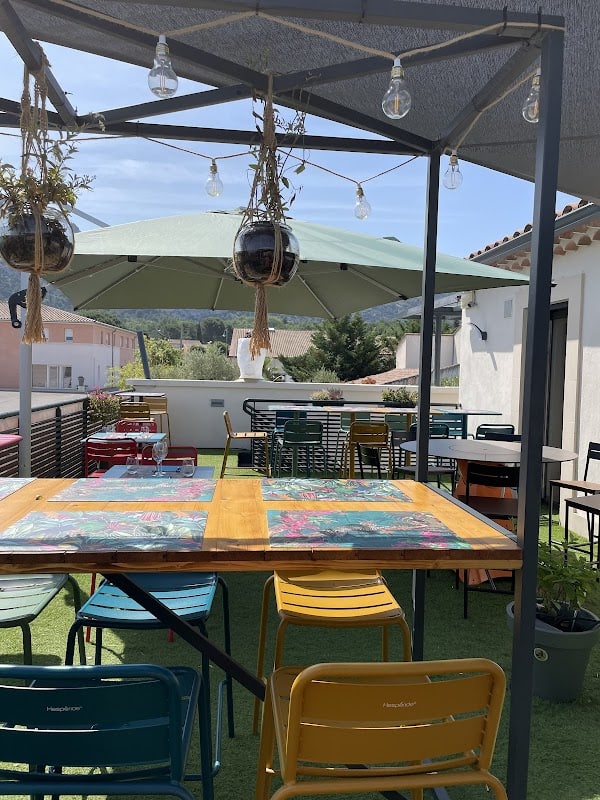 Restaurant Le 56 Tapas y Platos à Robion, France