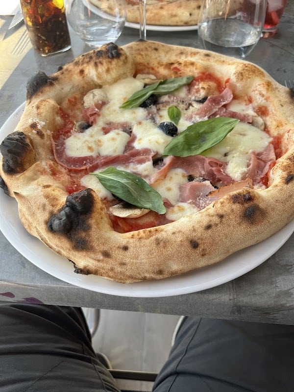 Le Dôme – Restaurant Traditionnel à Istres, France