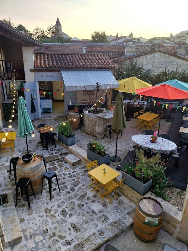 Restaurant Le Jardin – Terrasse Gourmande à Jonzac, France