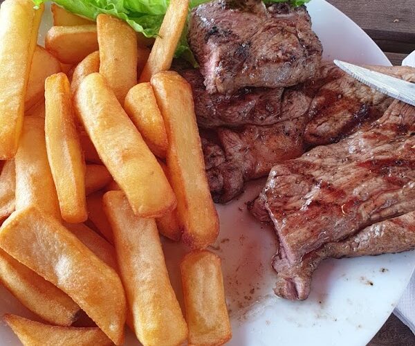 Le Marquis de la Guintre : Restaurant estival, grillade de viande d’agneau de prés salés au pied du Mont Saint-Michel à Courtils, France