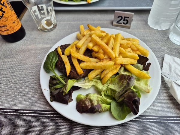 Le Marquis de la Guintre : Restaurant estival, grillade de viande d’agneau de prés salés au pied du Mont Saint-Michel à Courtils, France