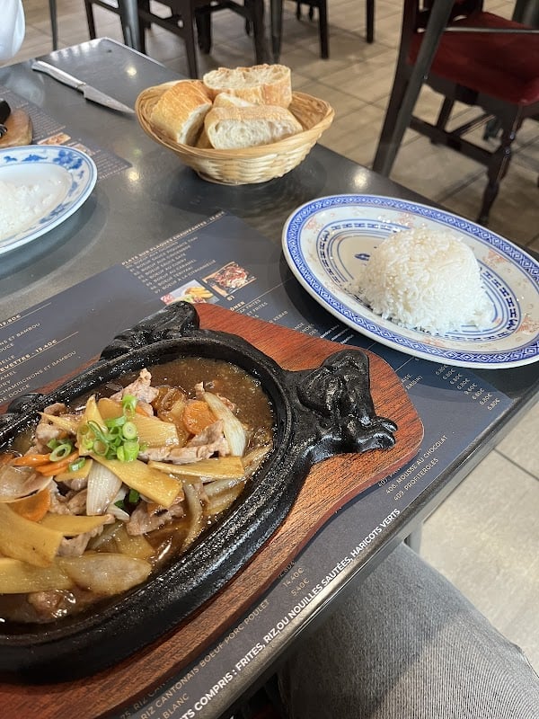 Restaurant Le Méry Saïgon à Méry-sur-Seine, France