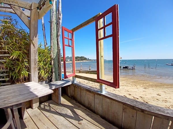Restaurant Le Monte à Bord – SARL Compagnie de l’Huître à Lège-Cap-Ferret, France