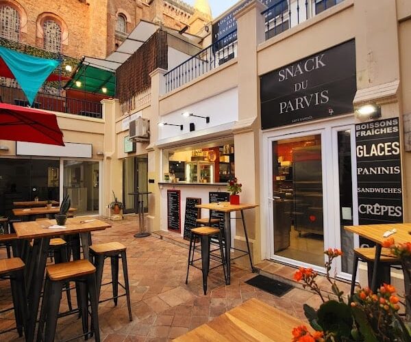 Restaurant Le Parvis Saint-Raphaël à Saint-Raphaël, France