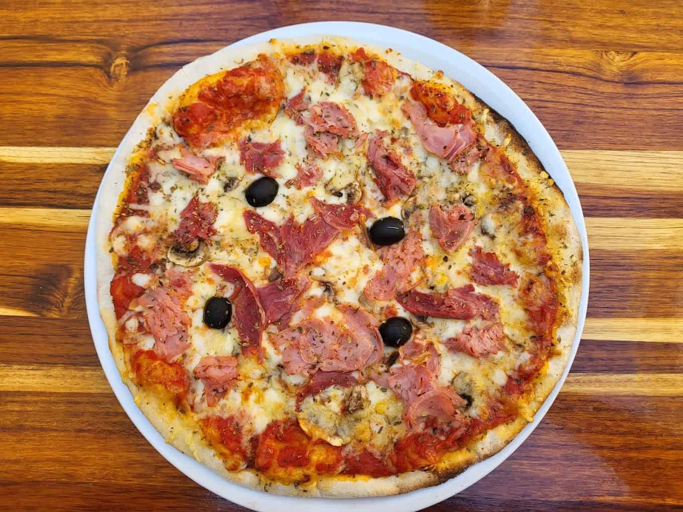 Restaurant Le Parvis Saint-Raphaël à Saint-Raphaël, France