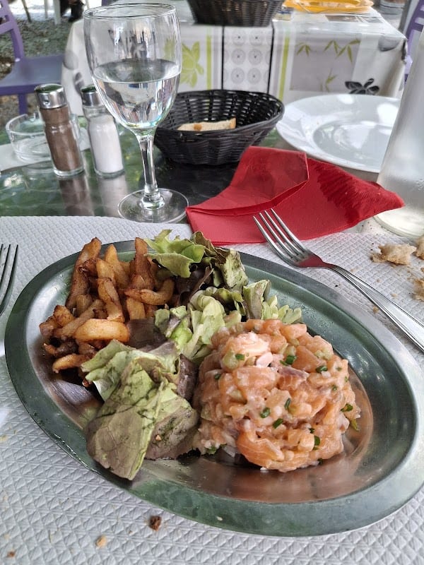 Restaurant LE PIREQUES à Léognan, France