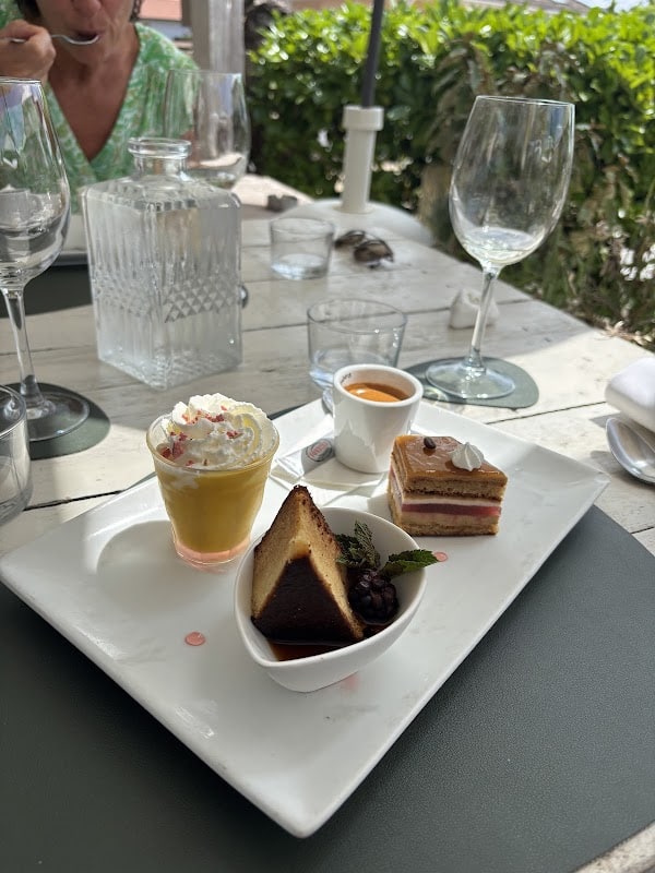 Restaurant Le Port D’Attache à Lège-Cap-Ferret, France