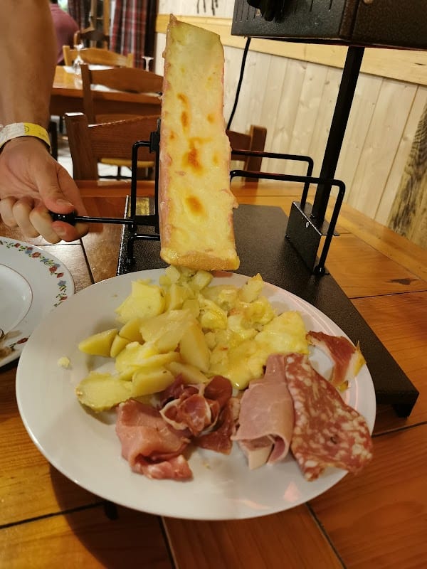 Restaurant Le Refuge à Saint-Broladre, France