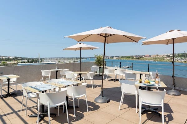 Le Rooftop Martigues Restaurant à Martigues, France
