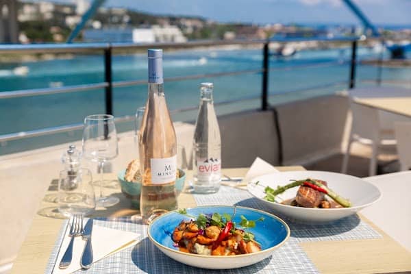 Le Rooftop Martigues Restaurant à Martigues, France