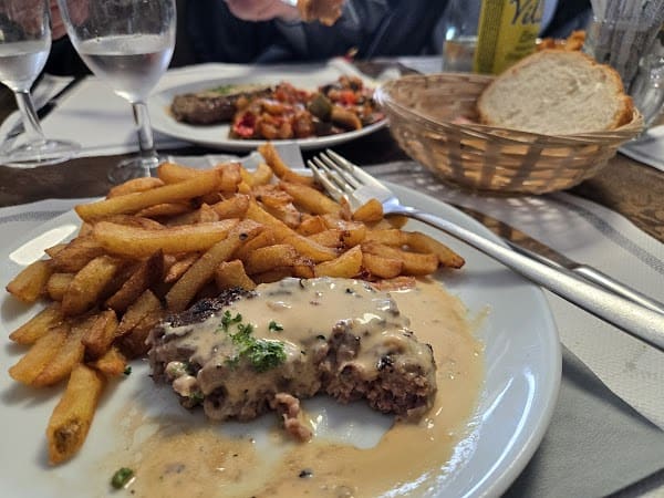 Restaurant Le Rustique à Saint-Georges-de-Gréhaigne, France