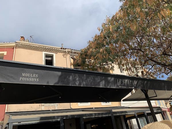 Le Station Restaurant & Brasserie à Martigues, France
