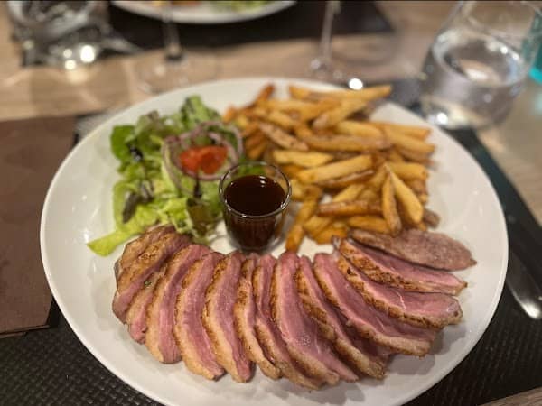 Restaurant Le Vieux Bois à Saint-Ciers-Champagne, France