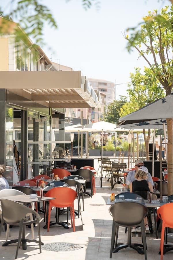 Restaurant LES 2 SINGES à Saint-Raphaël, France