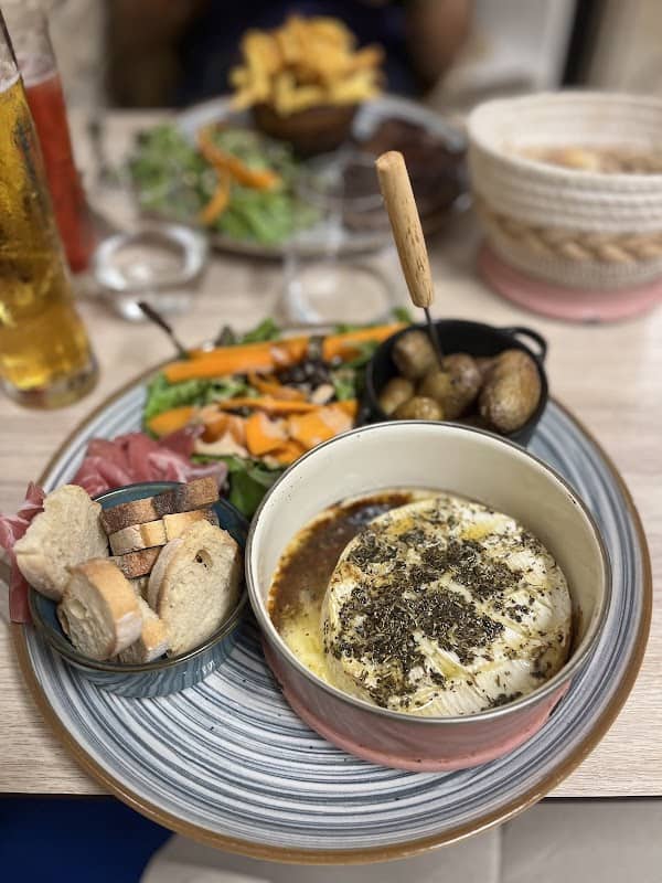 Restaurant Les Agapes(Nouveau propriétaire) à Martigues, France