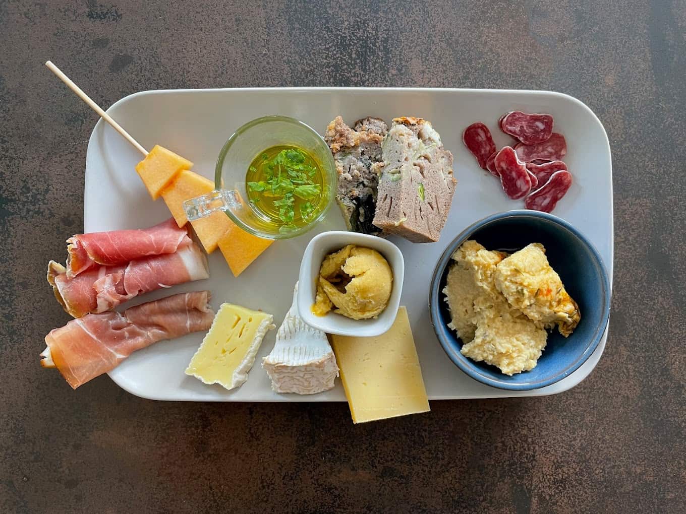 Restaurant Les Briques — Coworking, coliving, salon de thé à Lion-sur-Mer, France