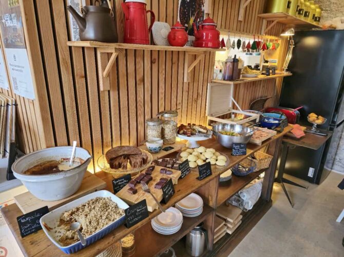 Restaurant Les Briques — Coworking, coliving, salon de thé à Lion-sur-Mer, France