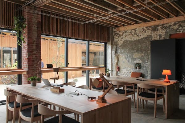 Restaurant Les Briques — Coworking, coliving, salon de thé à Lion-sur-Mer, France