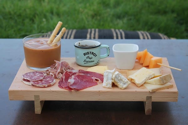 Restaurant Les Briques — Coworking, coliving, salon de thé à Lion-sur-Mer, France