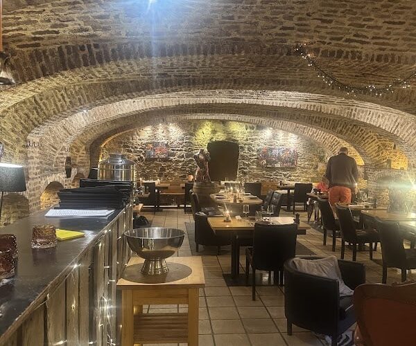 Restaurant Les Caves Gourmandes à Huy, Belgique