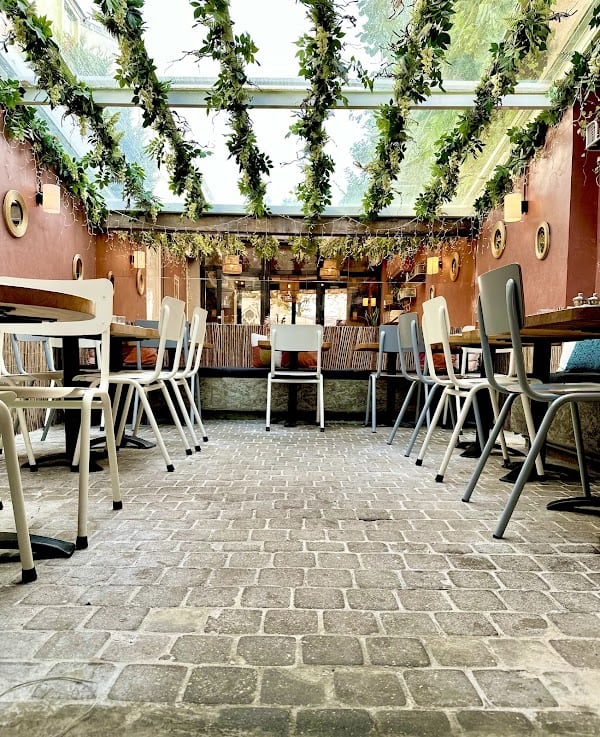 Restaurant Les Félibres à Sceaux, France