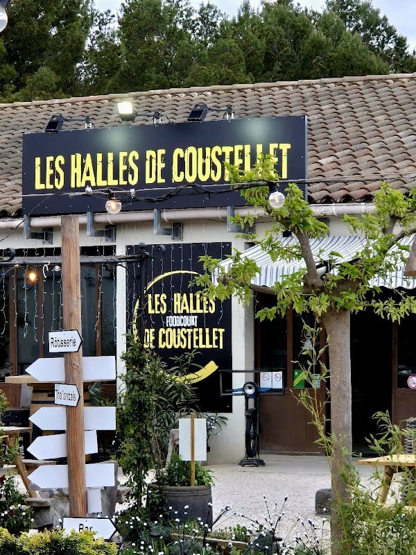 Restaurant LES HALLES DE COUSTELLET à Oppède, France