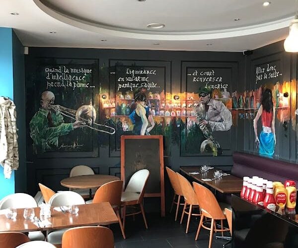 Restaurant Les Moulins à Pantin, France