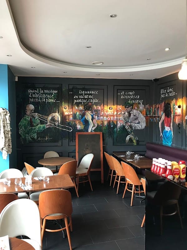 Restaurant Les Moulins à Pantin, France