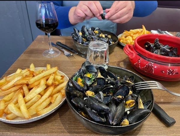 Restaurant Les Moulins à Pantin, France