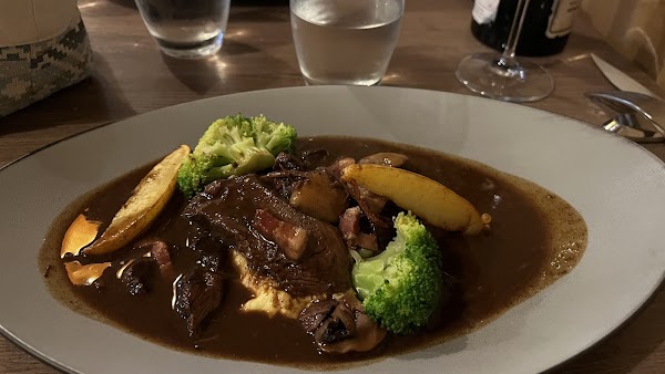 Restaurant Les Trois Bourgeons à Chablis, France