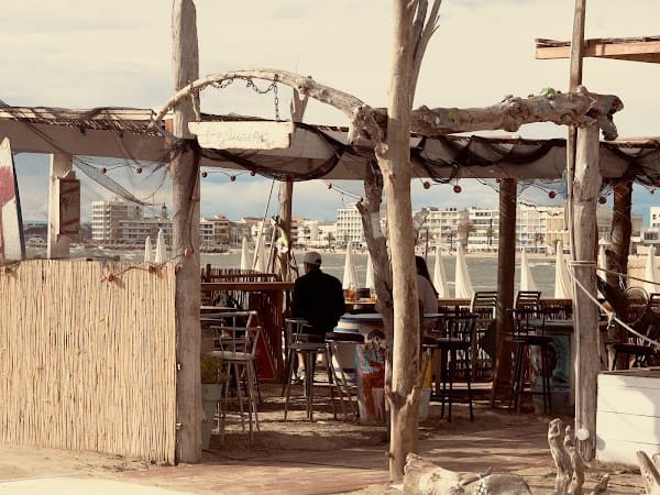 Restaurant L’Estuaire Plage à Le Grau-du-Roi, France