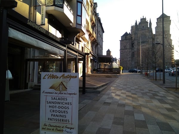 Restaurant L’Hote Antique à Rodez, France