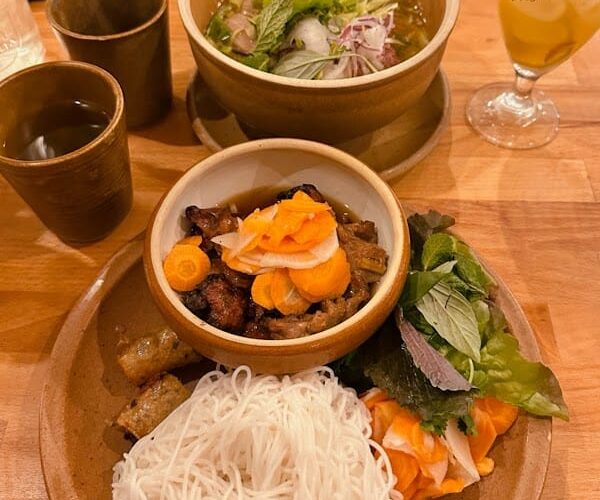 little garden restaurant à Saint-Étienne, France