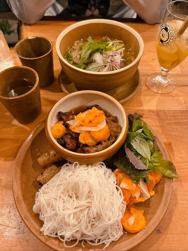 little garden restaurant à Saint-Étienne, France