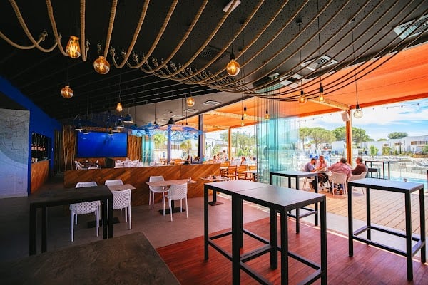 L’Octopus Bar & Restaurant à Le Grau-du-Roi, France